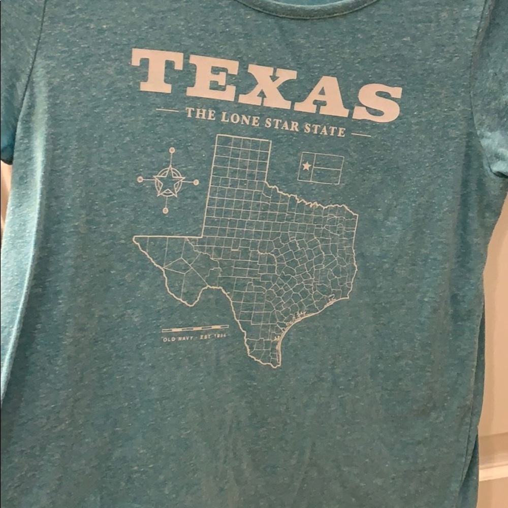 QUALITY SHIRT FEOM OLD NAVY! GREAT CONDITION!